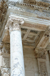 Turkey - Efes: Library of Proconsul Celsus Palemaeanus - detail - column and ceiling - photo by J.Kaman