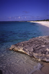 Providenciales - Turks and Caicos: basalt and sand - photo by L.Bo