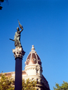 Uruguay - Montevideo: Liberty statue atop the Peace column - sculptor Jose Livi - Estatua de la Libertad y Columna de la Paz - Cagancha sq. - photo by M.Torres