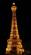 Las Vegas (Nevada): mock Eiffel tower - restaurant (photo by Peter Soter)