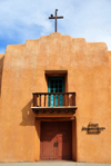 Taos, New Mexico, USA: faade of the First Presbyterian Church - Paseo del Pueblo Norte - Pueblo style architecture - photo by M.Torres