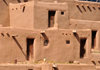 Pueblo de Taos, New Mexico, USA: the adobe walls that are often several feet thick - North Pueblo - photo by M.Torres