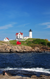 York, Maine, New England, USA: Cape Neddick Lighthouse - the picturesque Nubble Island seen from Sohier Park - photo by M.Torres