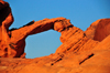 Valley of Fire State Park, Clark County, Nevada, USA: natural arch - red sandstone formation - photo by M.Torres