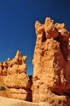 Bryce Canyon National Park, Utah, USA: Sunset Point - monolith on the Navajo Loop Trail - photo by M.Torres