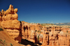 Bryce Canyon National Park, Utah, USA: Sunset Point - monolith and hoodoos - photo by M.Torres