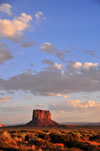 Monument Valley / Ts Bii' Ndzisgaii, Utah, USA: - Navajo Nation Reservation - San Juan County - photo by M.Torres
