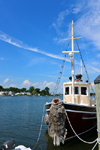 Mystic, CT, USA: Elsie Marina tour boat at dock - photo by M.Torres
