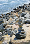 Narragansett Pier, Washington County, Rhode Island, USA: cairn by the Atlantic, along Ocean road - balancing rocks - photo by M.Torres