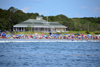 Narragansett Pier, Washington County, Rhode Island, USA: crowded day at Narragansett Town Beach - photo by M.Torres