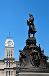 Louisville, Kentucky, USA: 1901 statue of Thomas Jefferson by Moses Jacob Ezekiel with the City Hall in the background - photo by M.Torres