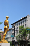 Louisville, Kentucky, USA: gilded replica Michelangelo's of Statue of David, intersection of 7th and Main St - photo by M.Torres