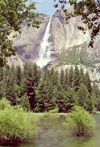 Yosemite National Park (California): waterfall - photo by M.Bergsma