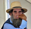 Bonduel (Wisconsin): Amish man - a distinguished beard - Amish Quilt Auction - Mennonites - photo by G.Frysinger