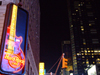 Manhattan (New York City): Hard Rock Cafe - Times Square - guitarr neon - photo by M.Bergsma