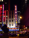 Manhattan (New York City): Radio City Music Hall - Rockefeller Center - Showplace of the Nation - designed by Donald Deskey - nocturnal - photo by M.Bergsma