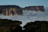 45 Venezuela - Bolivar - Canaima NP - Kukenan and a sea of clouds, in the morning light - photo by A. Ferrari