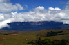 82 Venezuela - Bolivar - Canaima NP - The Roraima tepuy, seen from Paraitepui - Conan Doyle's 'Lost World' - photo by A. Ferrari
