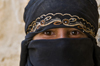 Hababah, Sana'a governorate, Yemen: close-up of girl in Hijab - abaya - photo by J.Pemberton