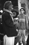 Yemen - Sana'a / Sanna / SAH: the tea man - photo by N.Cabana