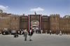 Sana'a / Sanaa, Yemen: Bab-al-Yemen / Yemen gate from outside Old City - 13th century - main entrance to the walled Old City - photo by J.Pemberton